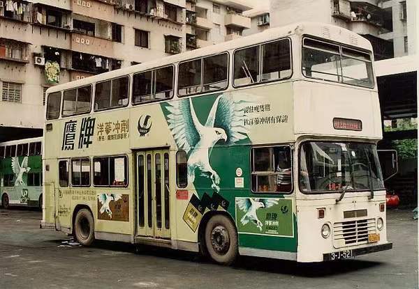 公交车体喷绘.jpg